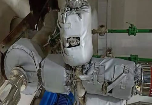 高溫管道<a href=http://m.nh-ht.cn/e/tags/?tagname=%E4%BF%9D%E6%B8%A9%E9%9A%94%E7%83%AD target=_blank class=infotextkey>保溫隔熱</a>衣