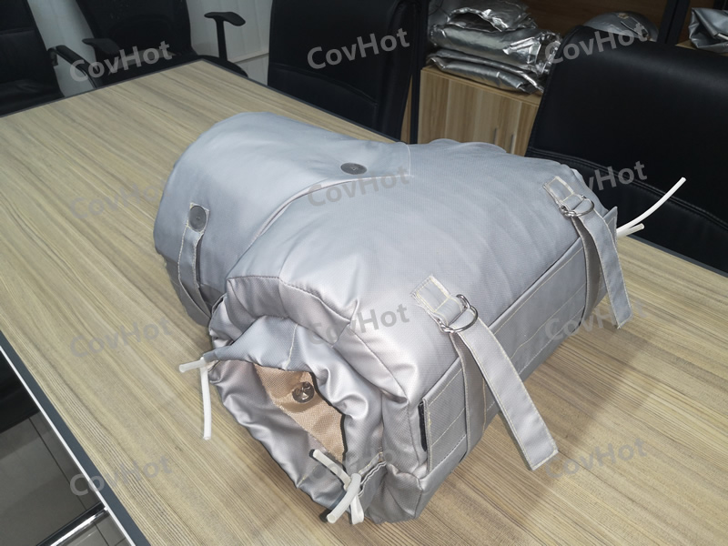 ? ? ? ?冬季氣溫逐漸變冷，我們大家自覺不自覺的都穿上了厚厚的衣服御寒。那么問題來了，我們的設備是否“穿暖”了？要不要穿些東西？穿哪些可以溫暖過冬？ ? ? ? ?石油，電力，化工等很多行業裝置每年冬季都會開展設備防凝凍工作，目的就是不凍壞一臺設備、一條管線。設備凝凍只是因為環境溫度的降低，解決這個問題常規來說不外乎就是做保溫。 ? ? ? ?為此，科好特開發了可以與閥門及設備一同工作的可拆裝保溫產品，安裝和拆卸變得容易，可反復使用。<a href=http://m.nh-ht.cn/e/tags/?tagname=%E9%98%80%E9%97%A8%E4%BF%9D%E6%B8%A9 target=_blank class=infotextkey>閥門保溫</a>產品用材屬于輕質柔性無石棉材料，在高度復雜和狹窄的區域同樣可以很好使用，無論是截止閥、球閥等均可安裝。通常用戶只需提供閥門名稱型號和同一型號數量清單即可訂購相應的可拆卸<a href=http://m.nh-ht.cn/e/tags/?tagname=%E9%98%80%E9%97%A8%E4%BF%9D%E6%B8%A9%E5%A5%97 target=_blank class=infotextkey><a href=http://m.nh-ht.cn/e/tags/?tagname=%E9%98%80%E9%97%A8%E4%BF%9D%E6%B8%A9 target=_blank class=infotextkey>閥門保溫</a>套</a>了，特殊類型需要提供詳細規格或尺寸。可拆卸<a href=http://m.nh-ht.cn/e/tags/?tagname=%E9%98%80%E9%97%A8%E4%BF%9D%E6%B8%A9 target=_blank class=infotextkey>閥門保溫</a>產品外觀漂亮整潔、表面可擦洗，環保，無污染。 ? ? ? ?給閥門穿上“保暖衣”，給企業“錦上添花”！